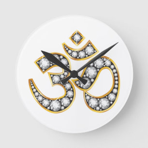 Horloge Ronde Om Symbole with "Diamond" Stones