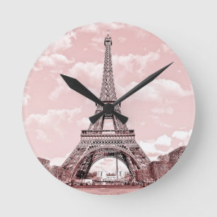 Horloge Ronde Paris dans Tour Eiffel rose