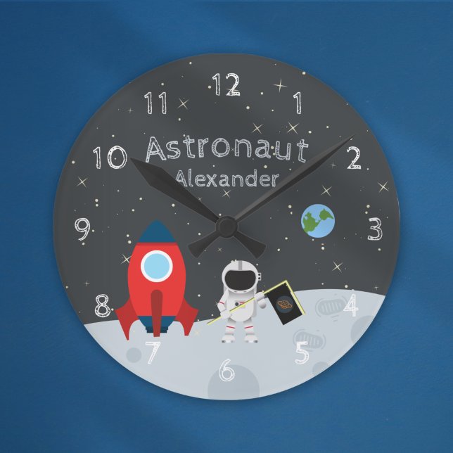 Horloge Ronde Petit astronaute sur la Lune, espace prénom (Créateur téléchargé)