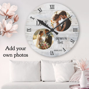 Horloge Ronde Photo de mariage en bois blanc rustique "L'amour g