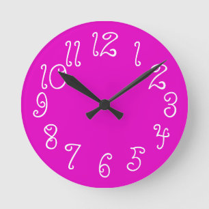 Horloge Ronde PixDezines do-it-yourself couleur/police/rose chau