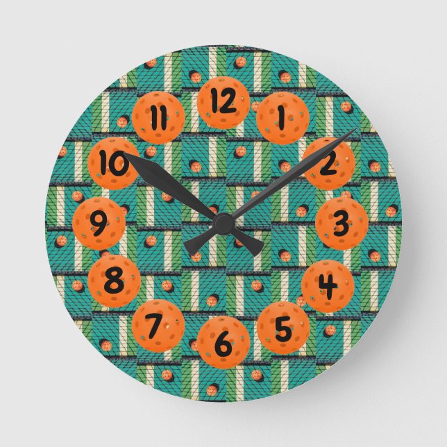 Horloge Ronde Playing Pickleball 'Til the Streetlights Come On R (Recto)