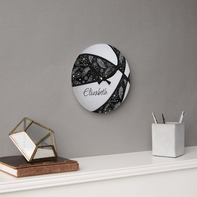Horloge Ronde poupée blanche noire cachemire motif basketball (Bureau)