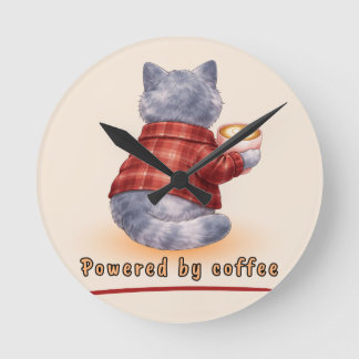 Horloge Ronde "Powered by Coffee" Cat Holding A Cup of Coffee