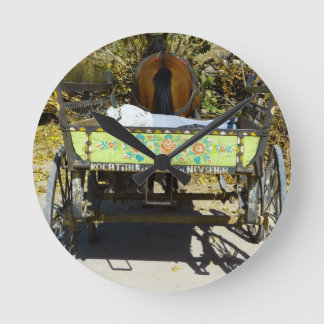 Horloge Ronde Remorque vintage Gypsy Caravan et panier à cheval 