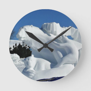 Horloge Ronde Sculpture de neige à l'ours polaire, Québec, Canad