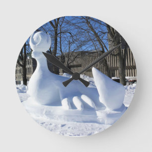 Horloge Ronde Sculpture de neige de phoque, Québec, Canada