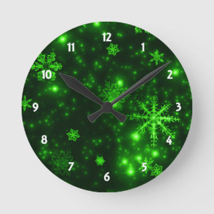 Horloge Ronde Snowflakes with Green Background