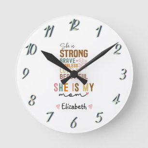 Horloge Ronde Strong Mom Retro Script Super fête des mères