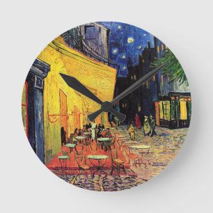 Horloge Ronde Terrasse du café la nuit de Vincent van Gogh