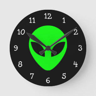 Horloge Ronde Tête Alien verte