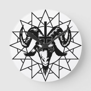 Horloge Ronde Tête avec l'étoile de chaos (noir)