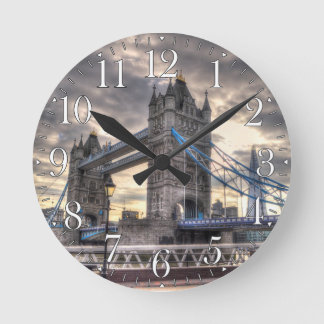 Horloge Ronde Tower Bridge & The Shard, Londres, Angleterre