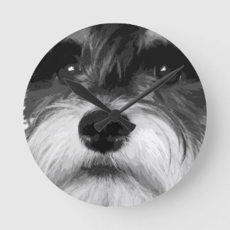 Horloge Ronde Un Schnauzer miniature noir et blanc