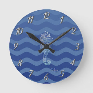 Horloge Ronde Vagues de rayures bleues de marine nautiques hippo