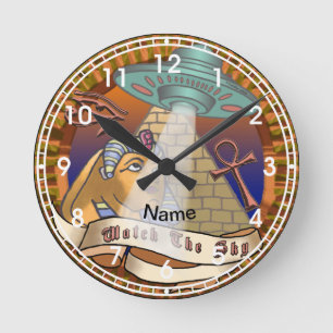 Horloge Ronde Vaisseau Spatial Alien Pyramides