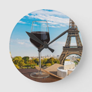 Horloge Ronde Verre de vin au brie sur la tour Eiffel