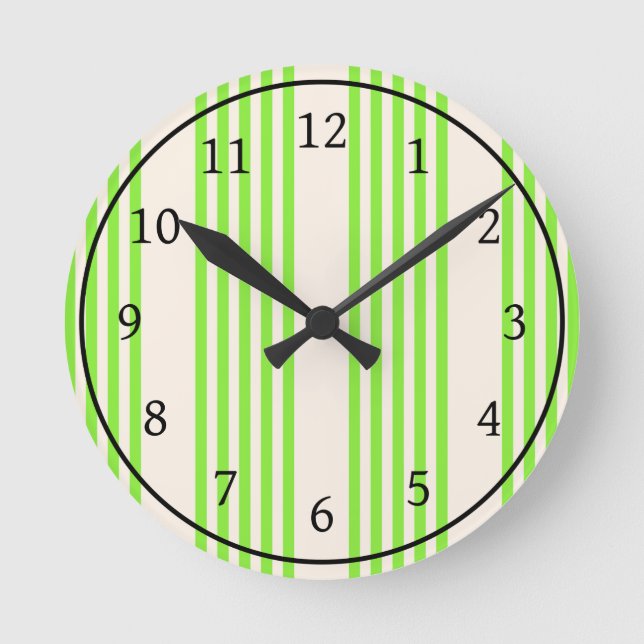 Horloge Ronde Vert citron vert et beige cinq rayures motif (Recto)