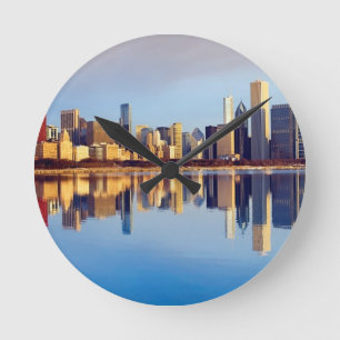 Horloge Ronde Vue d'horizon de Chicago avec la réflexion