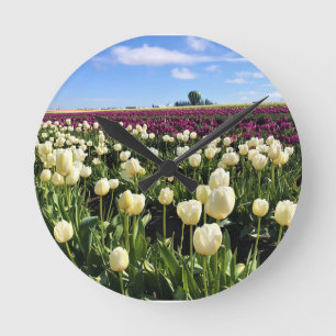 Horloge Ronde White & Purple Tulip Field with Hot Air Balloon