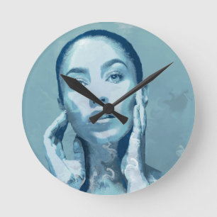 Horloge Ronde "Woman in Blue"