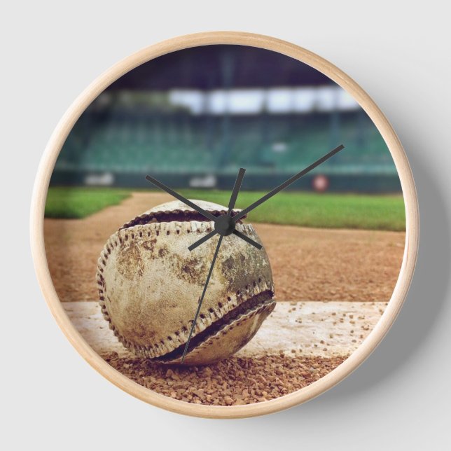 Horloge Round wall clock, Baseball Field. (Recto)