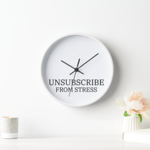 Horloge Se désabonner de l'horloge murale en typographie a