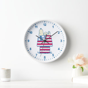 Horloge Snoopy sur 4 juillet Dog House