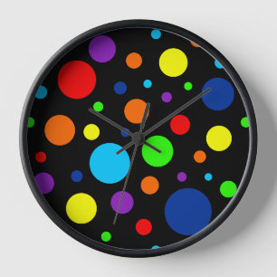 Horloge sombre des points arc-en-ciel