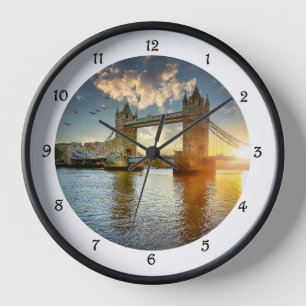 Horloge Tower Bridge au coucher du soleil