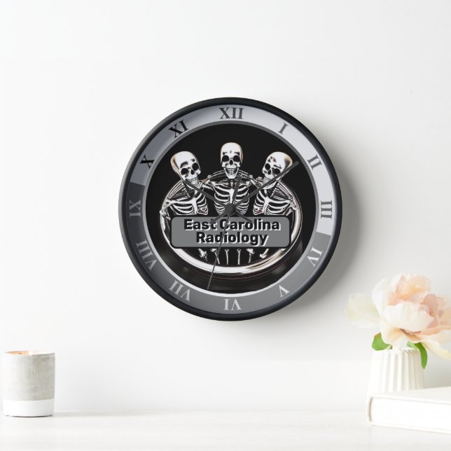 Horloge Trois Skeletons Amicaux Votre Nom De Ministère (Maison)