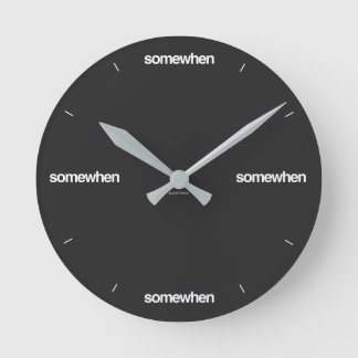 Horloge un peu (dans n'importe quelle couleur)