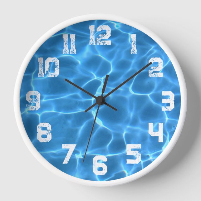 Horloge White Athletic Grunge Numéros Piscine Bleue (Recto)