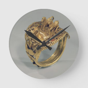 Horse ring (gold and cornelian) round clock