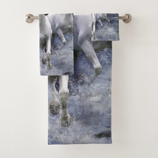 Horses running  throw pillow bath towel set (Insitu)