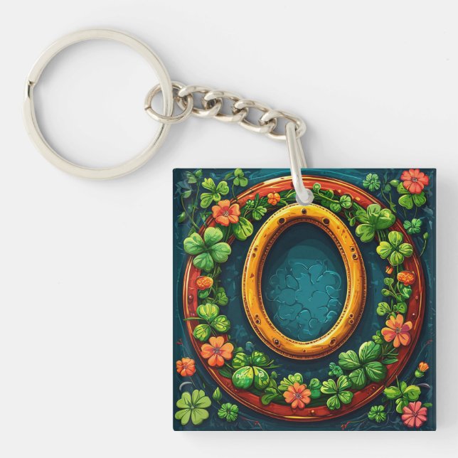Horseshoe and clover keychain (Front)