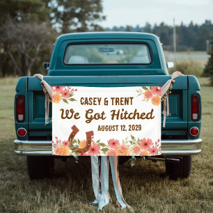 Horseshoe and Florals Got Hitches Car Banner