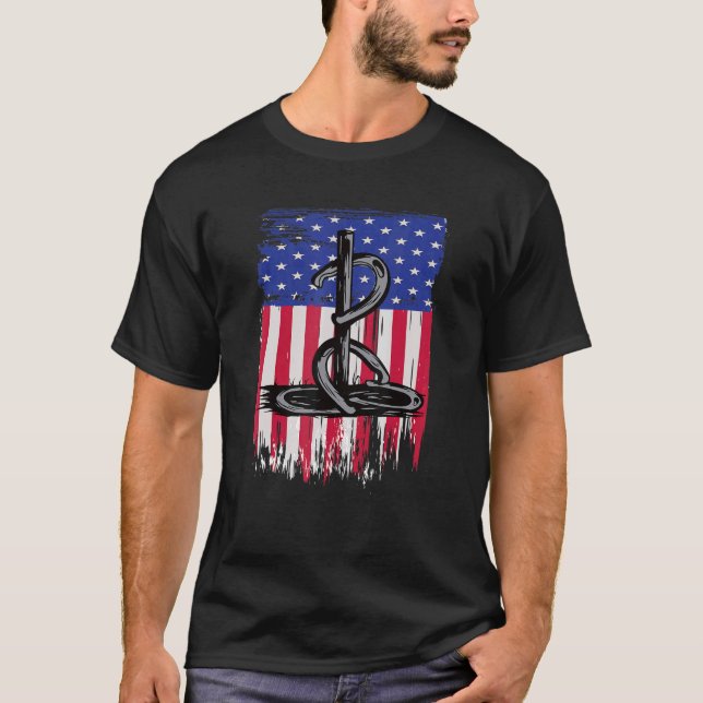 Horseshoe Throwing Pitching Throwers US Flag T-Shirt (Front)
