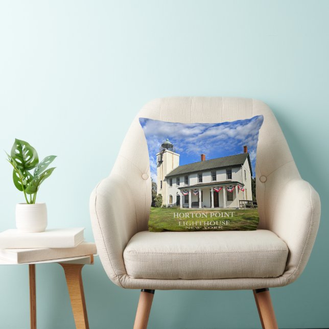 Horton Point Lighthouse, NY Round Throw Pillow (Chair)
