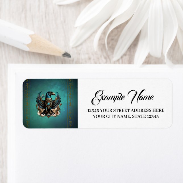 Horus le dieu faucon. (En situation)