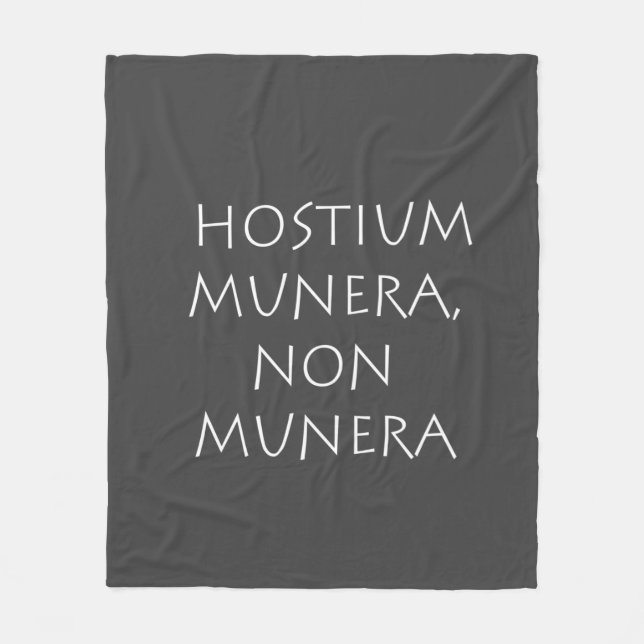 Hostium munera non munera fleece blanket (Front)