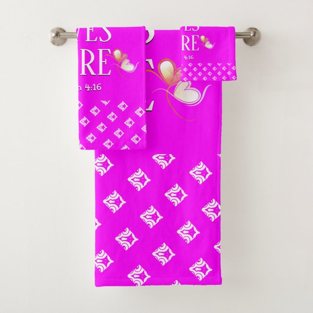 Hot Pink | LOVE LIVES ICI | Personnalisable (En situation)