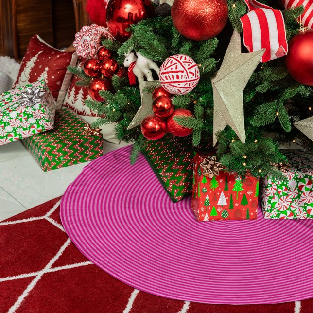 Hot Pink Thin Concentric Circles Brushed Polyester Tree Skirt (Hot Pink Thin Concentric Circles Brushed Polyester Tree Skirt)