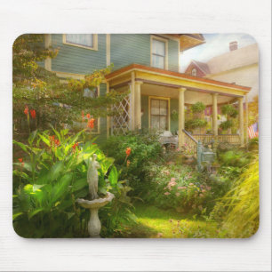 House - Bevidere NJ - Country garden Mouse Pad