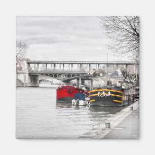 Houseboats moored  near Pont Bir-Hakeim - Paris Magnet
