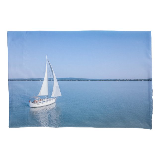 Housse D'oreillers Eau | Yacht au lac Balaton en Hongrie (devant)