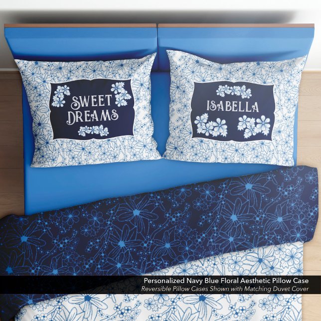 Housse D'oreillers Esthétique florale bleue marine personnalisée (Reversible Navy Blue Floral Aesthetic Pillow Case–Personalized with Your Name.)