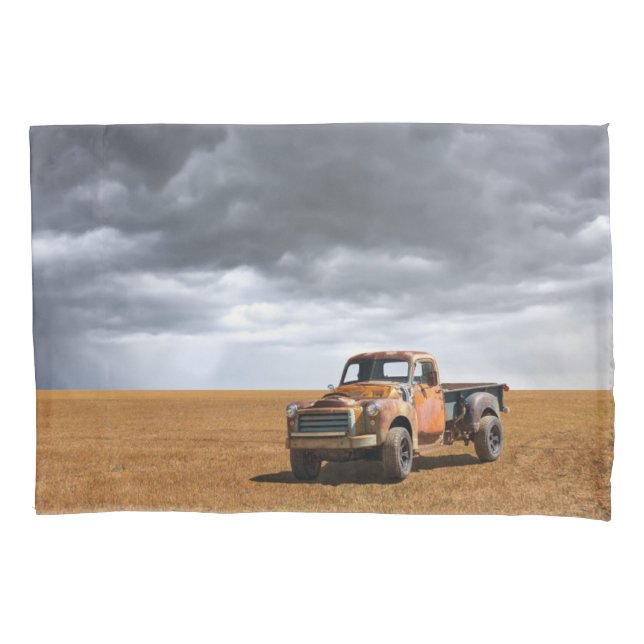 Housse D'oreillers Fermes | Vieux camion en campagne (devant)