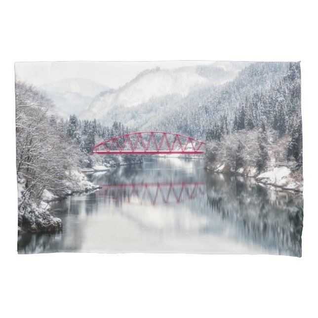 Housse D'oreillers Glace et neige | Pont rouge en hiver, Japon (devant)