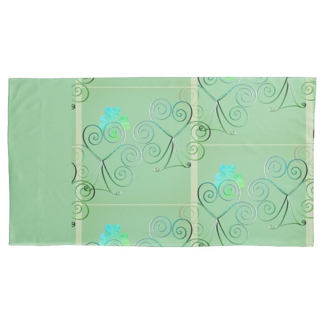 Housse D'oreillers Misty Shamrocks Pillowcase (devant-gauche)